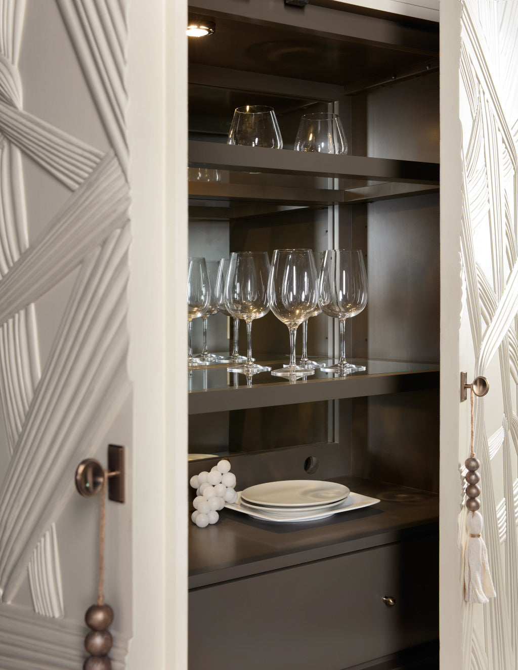 Melange Dream Weaver Bar Cabinet