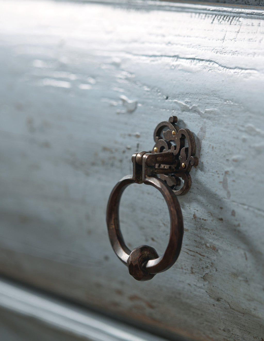 Beaumont Bachelors Chest